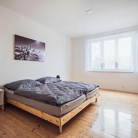 Skodova 4 *
